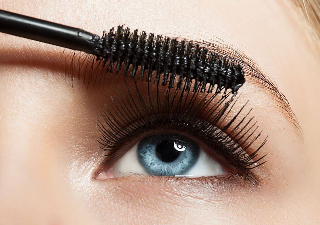 How to Get Mascara Off